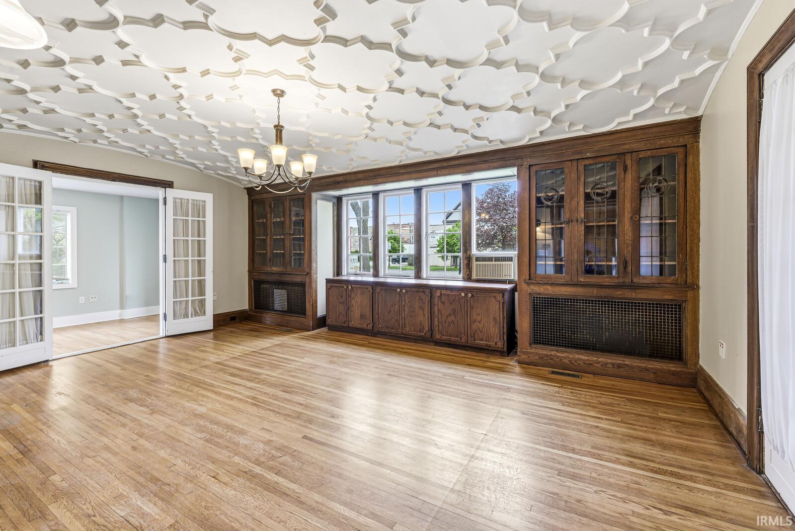 527 W Colfax Avenue South Bend IN 46601