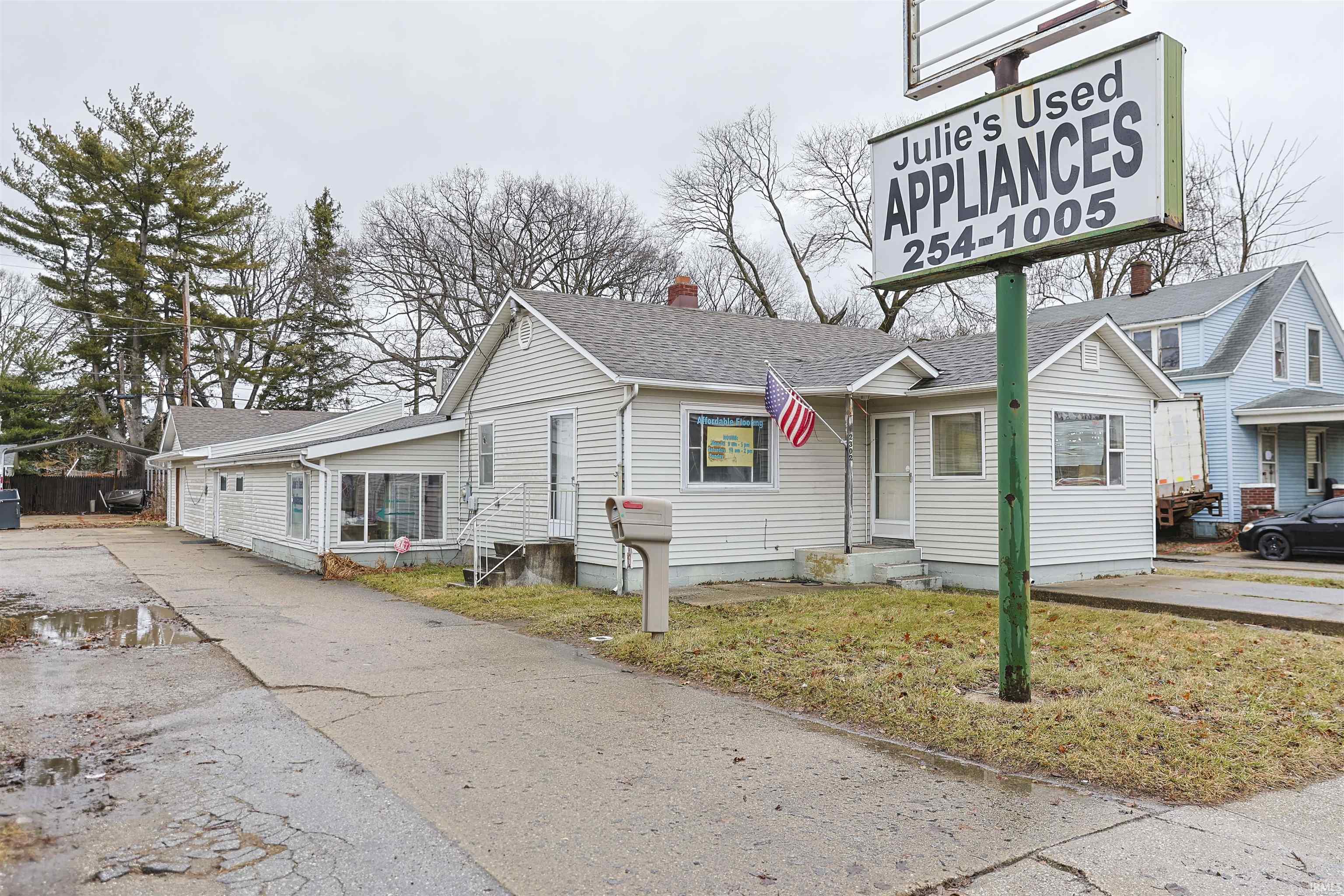 2302 Lincolnway West Mishawaka IN 46544