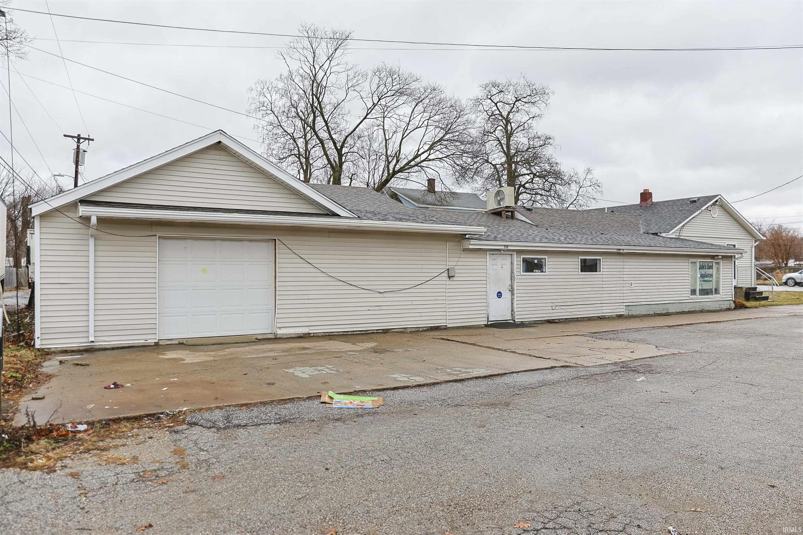 2302 Lincolnway West Mishawaka IN 46544