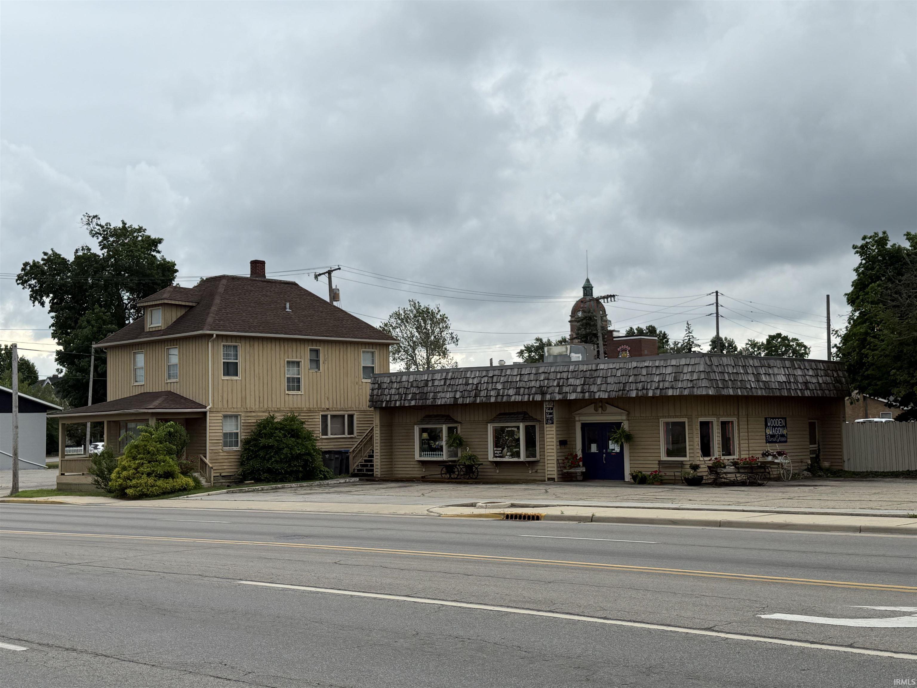 212/214 W Pike Street Goshen IN 46526