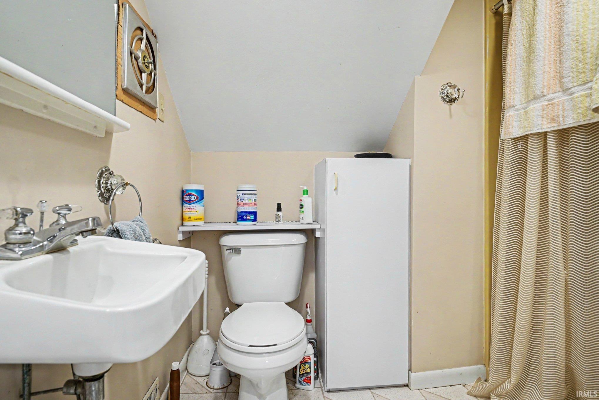 212/214 W Pike Street Goshen IN 46526
