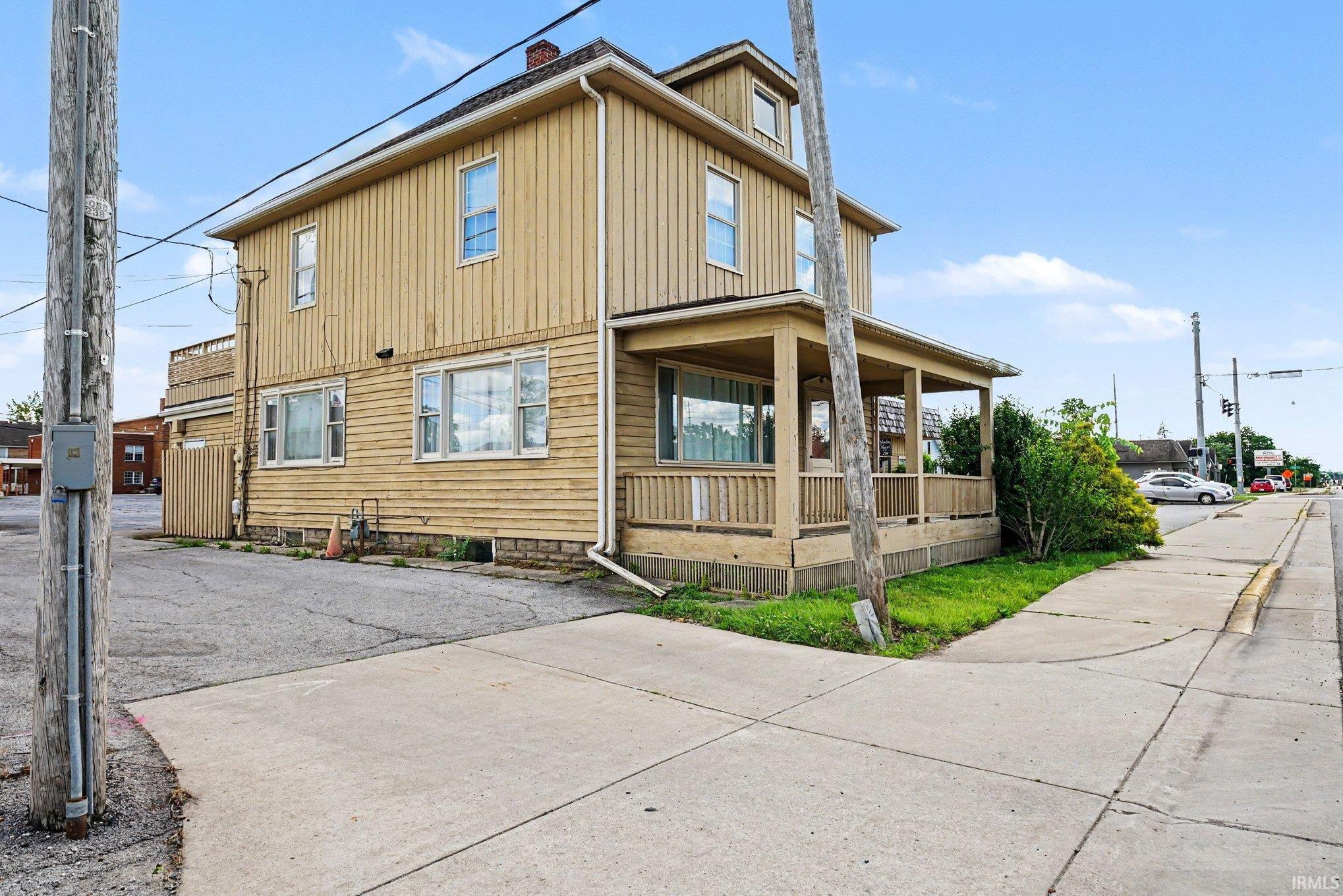 212/214 W Pike Street Goshen IN 46526