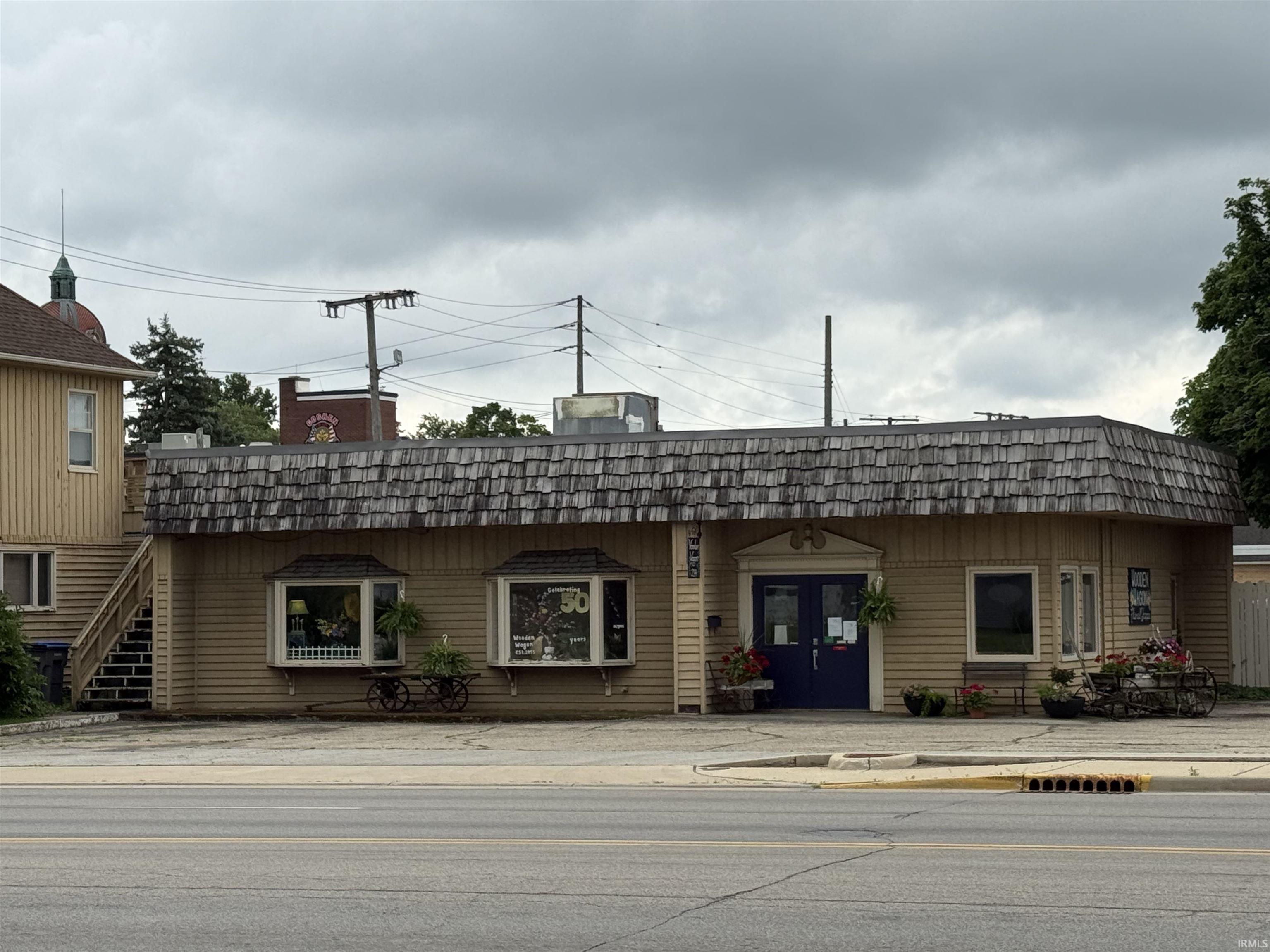 212/214 W Pike Street Goshen IN 46526