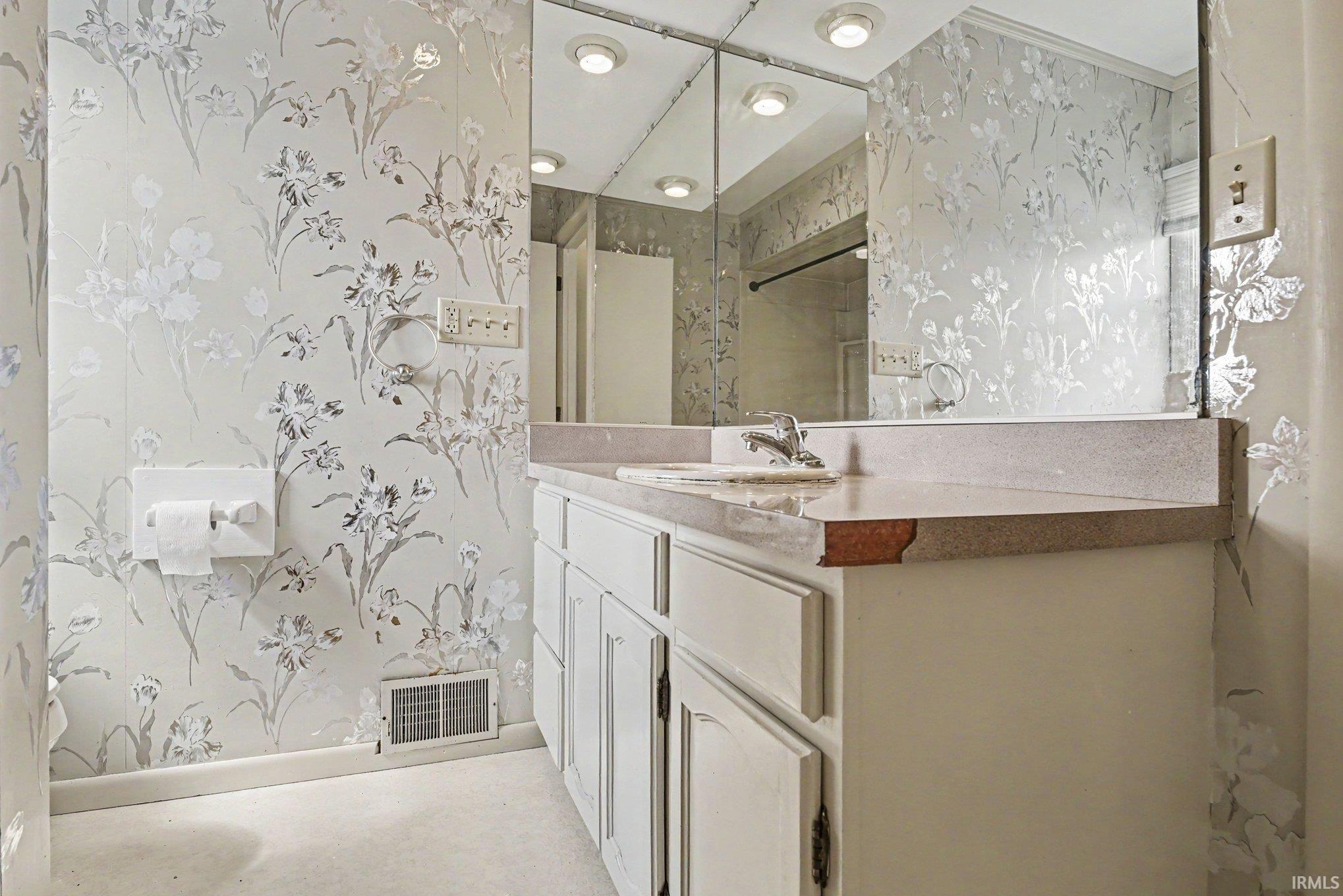 212/214 W Pike Street Goshen IN 46526