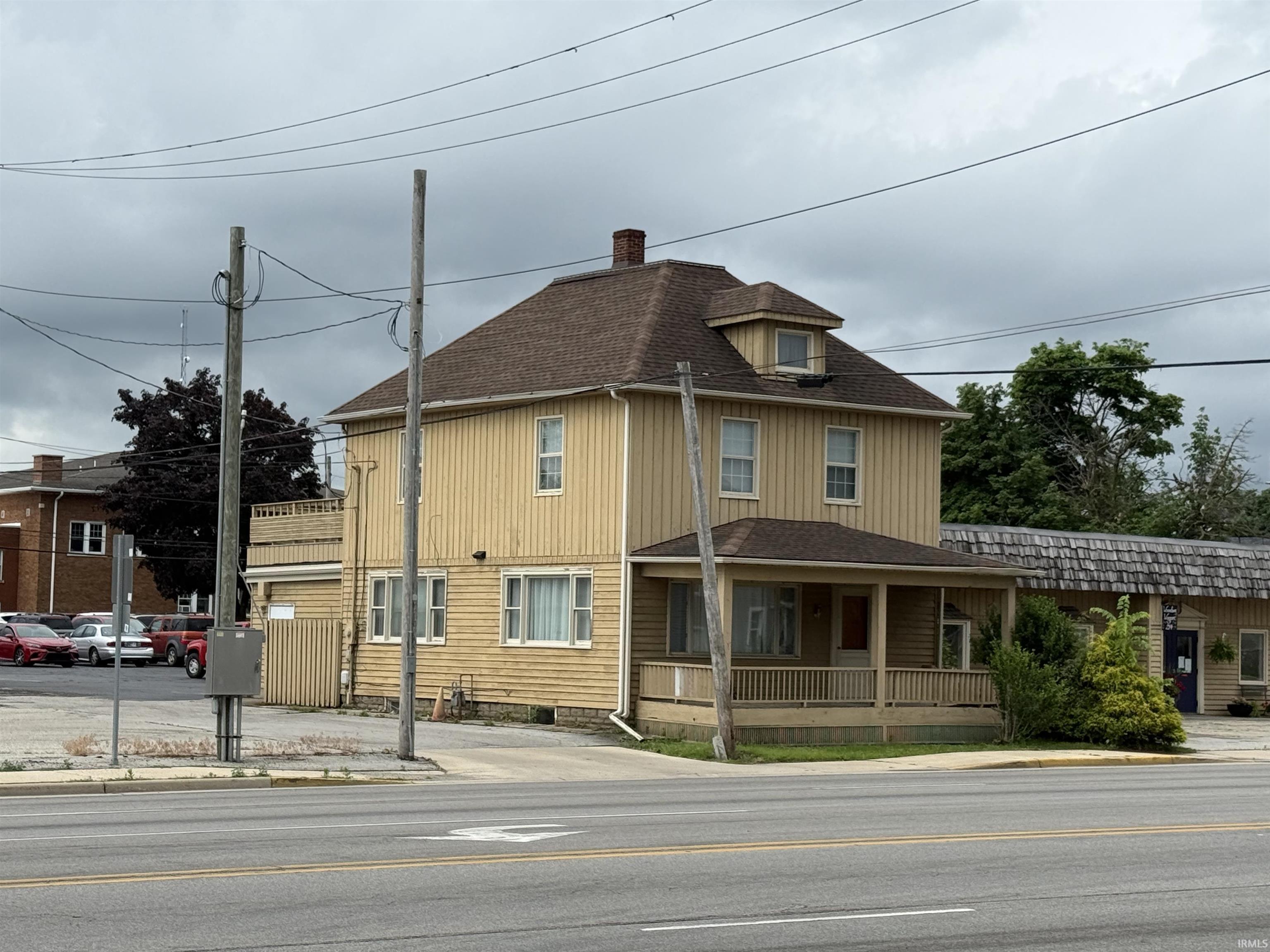 212/214 W Pike Street Goshen IN 46526