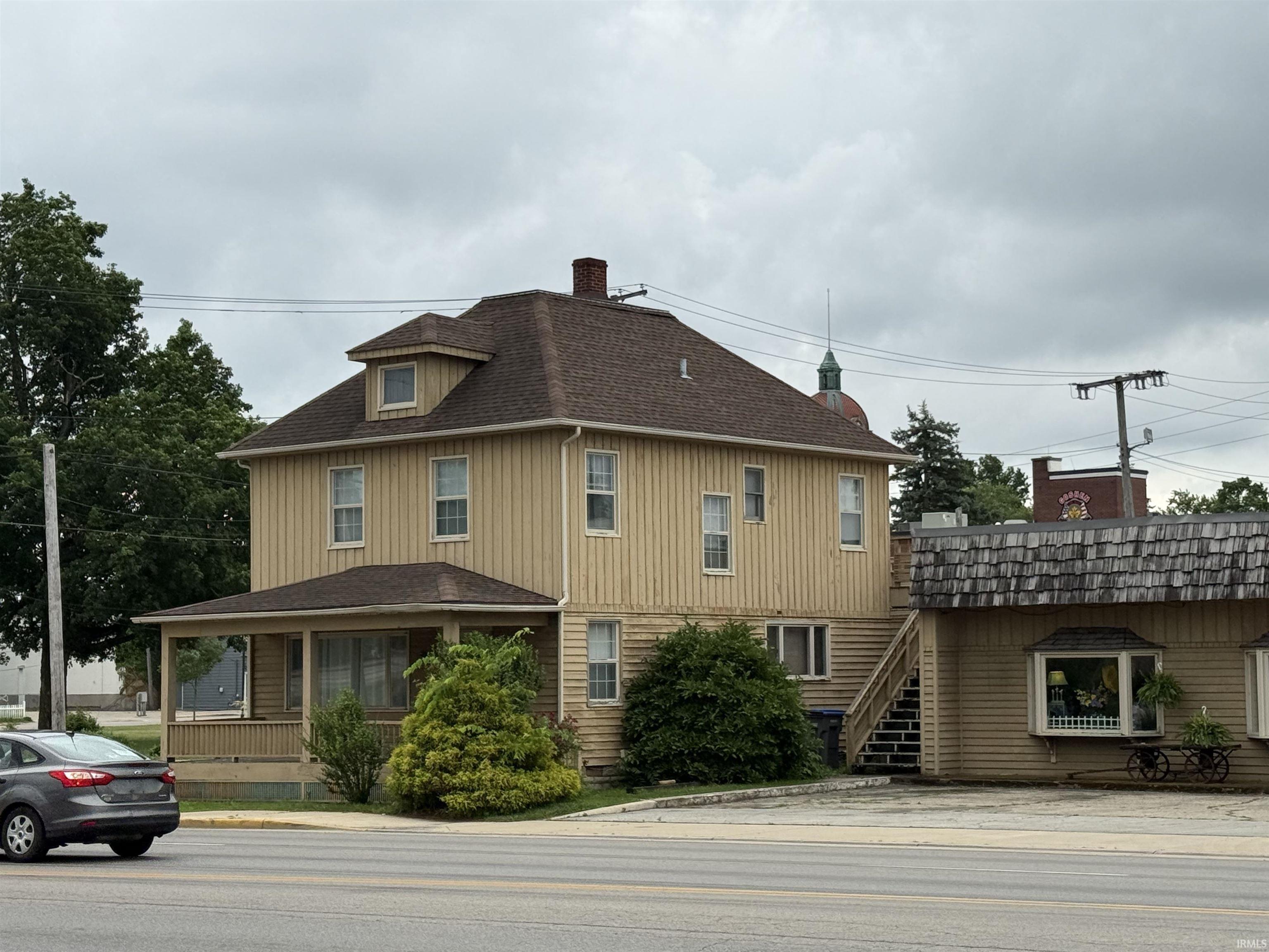 212/214 W Pike Street Goshen IN 46526