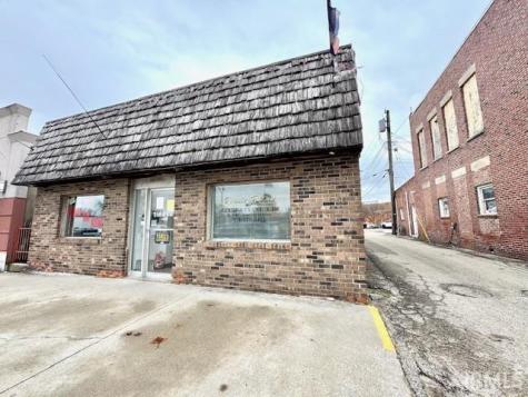 52 E Washington Street Knox IN 46534