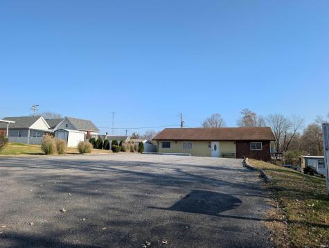 22 Elm Street Shoals IN 47581