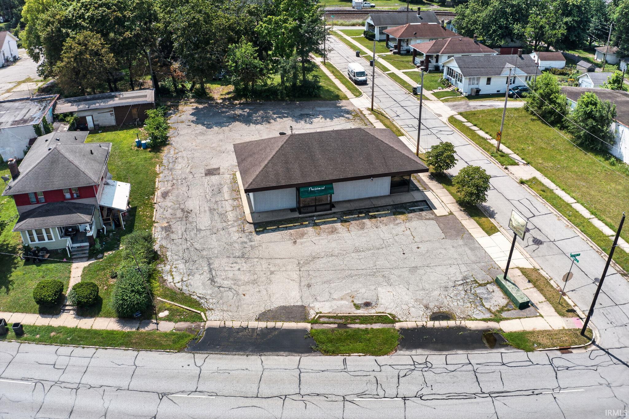 1602 E Lincolnway South Bend IN 46613