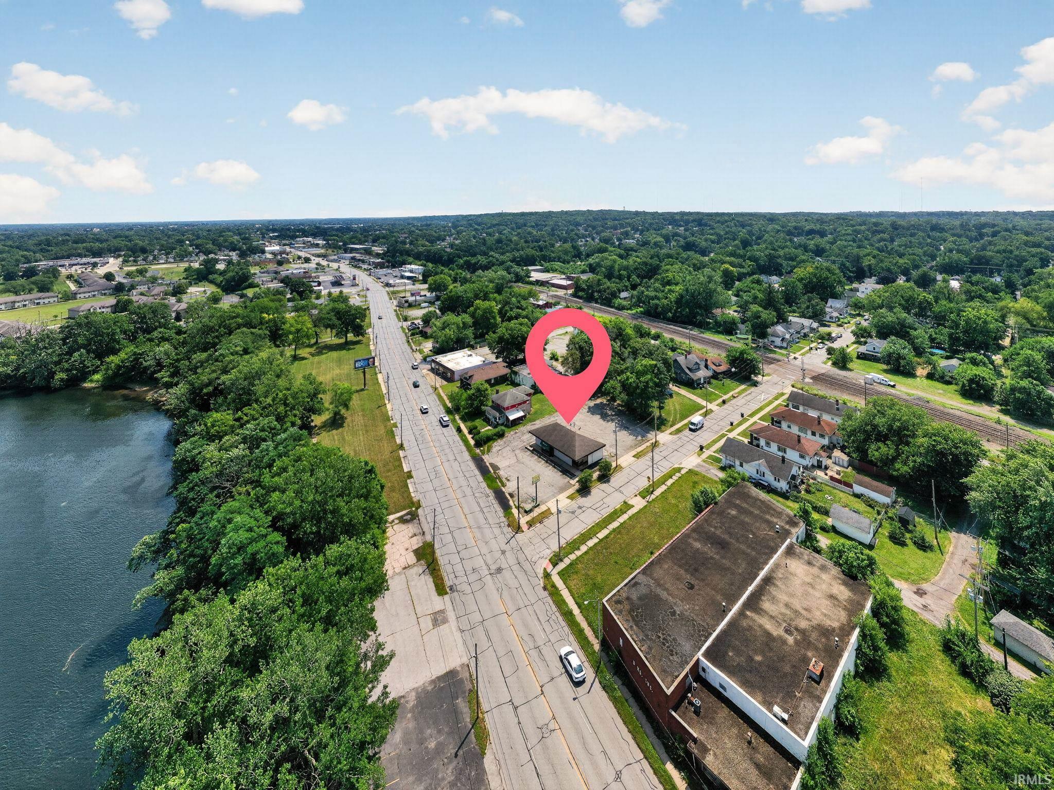 1602 E Lincolnway South Bend IN 46613
