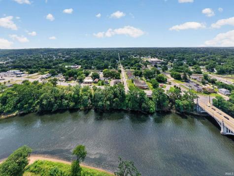 1602 E Lincolnway South Bend IN 46613
