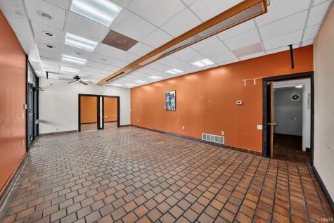 1602 E Lincolnway South Bend IN 46613