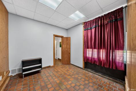 1602 E Lincolnway South Bend IN 46613