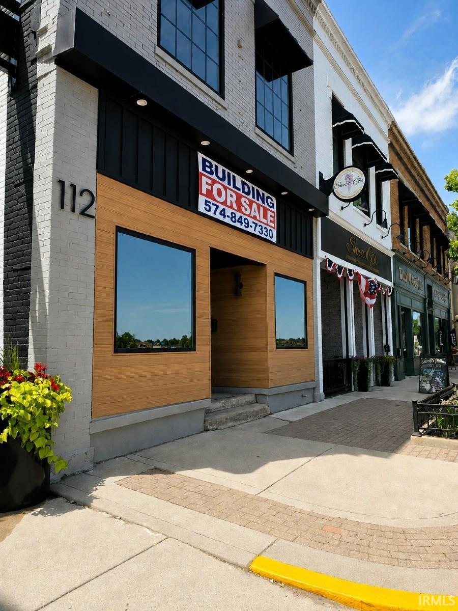 112 S Main Street Nappanee IN 46550