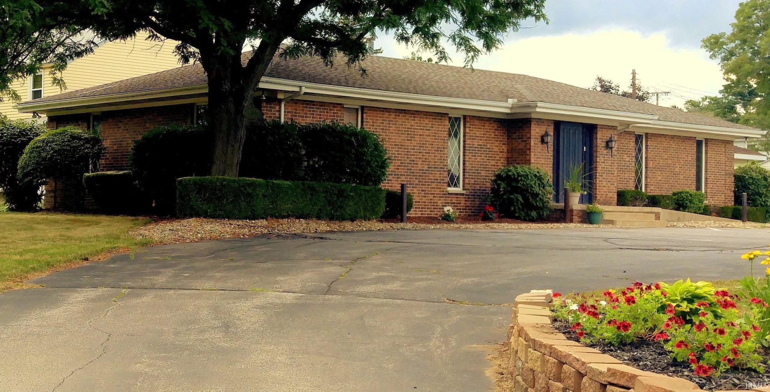 1432 Lincoln Way E South Bend IN 46613