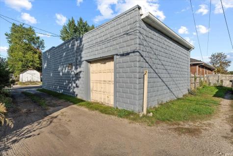 2210 Ford Street South Bend IN 46619
