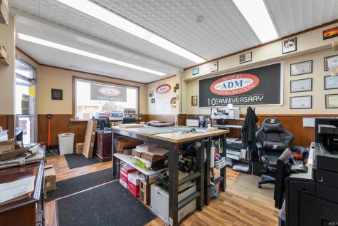 221 & 223 W Washington Street Hartford City IN 47348