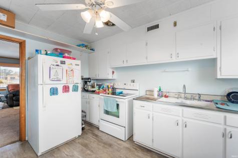 221 & 223 W Washington Street Hartford City IN 47348
