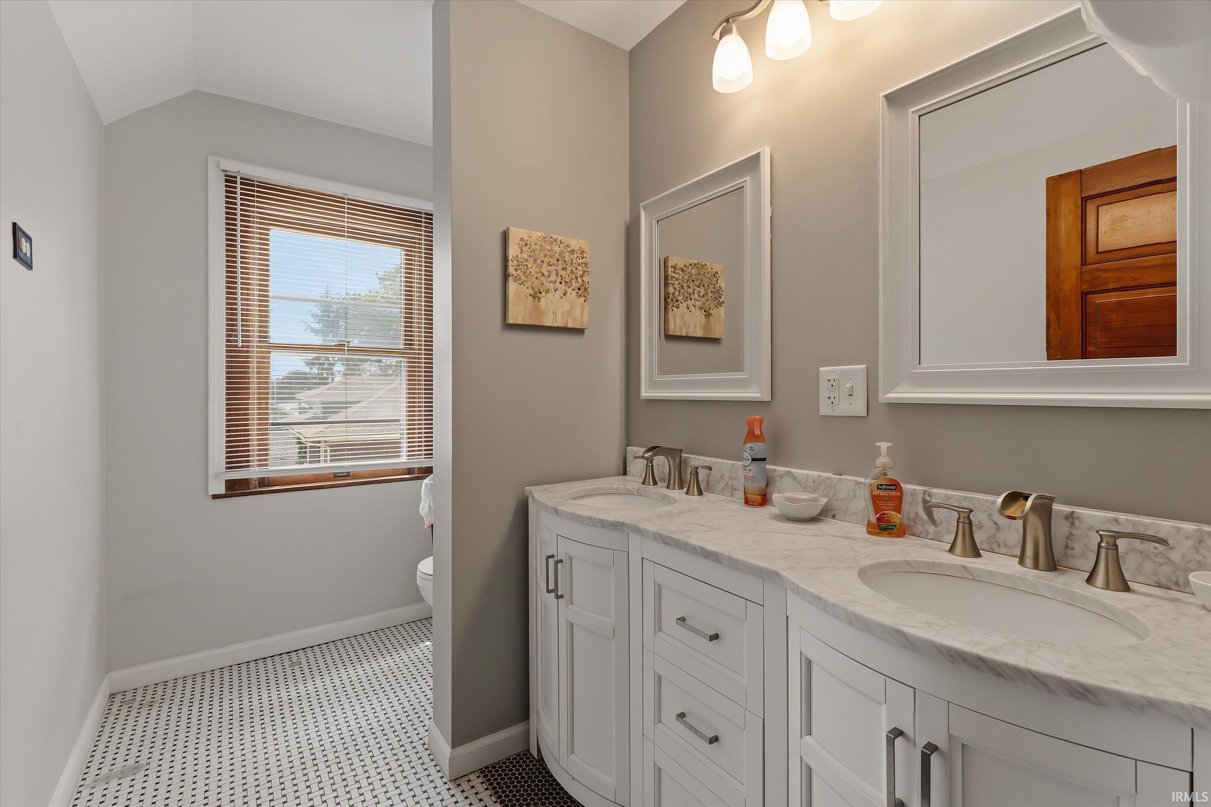 1028 E Colfax Avenue South Bend IN 46617