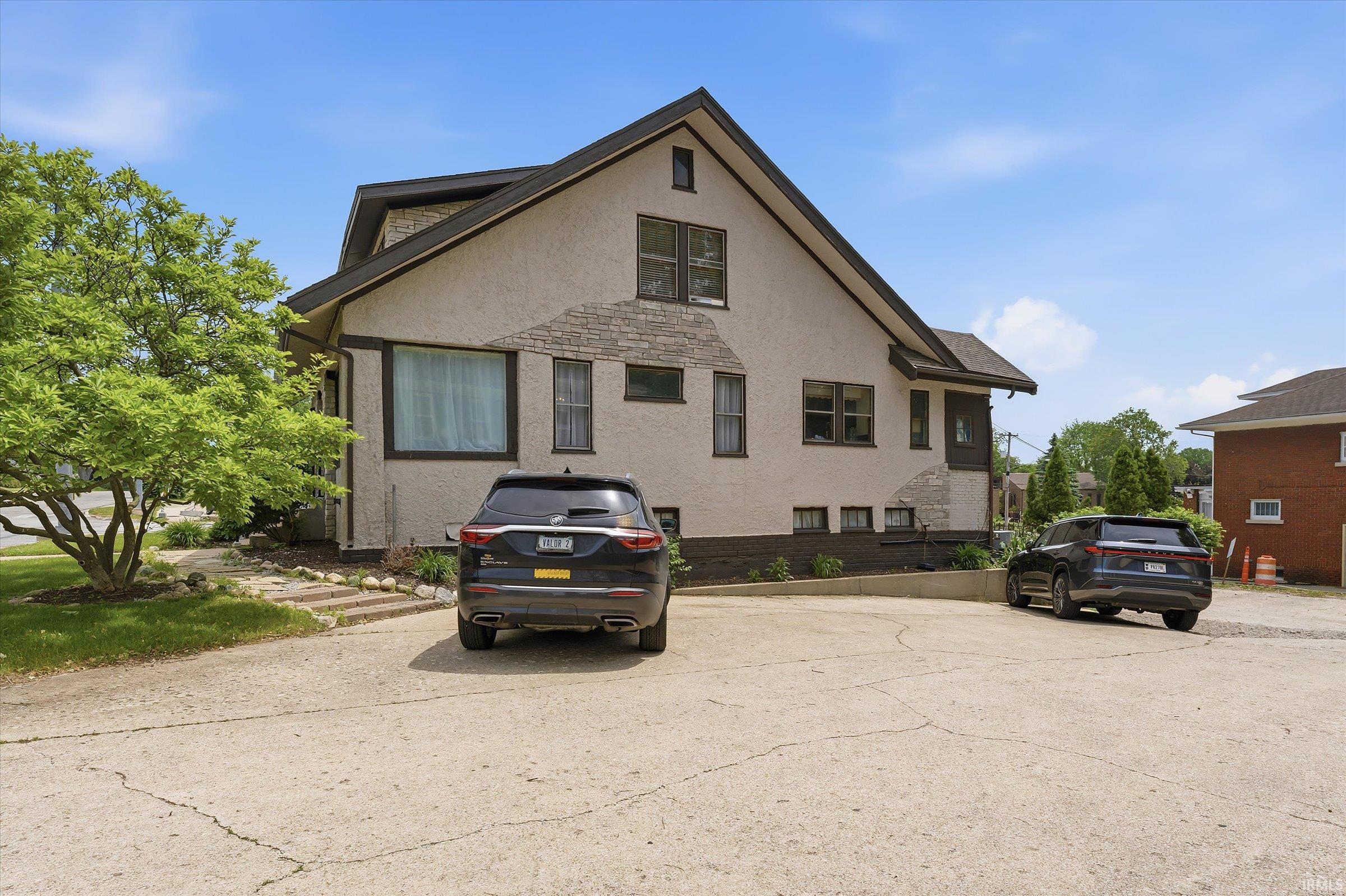 1028 E Colfax Avenue South Bend IN 46617