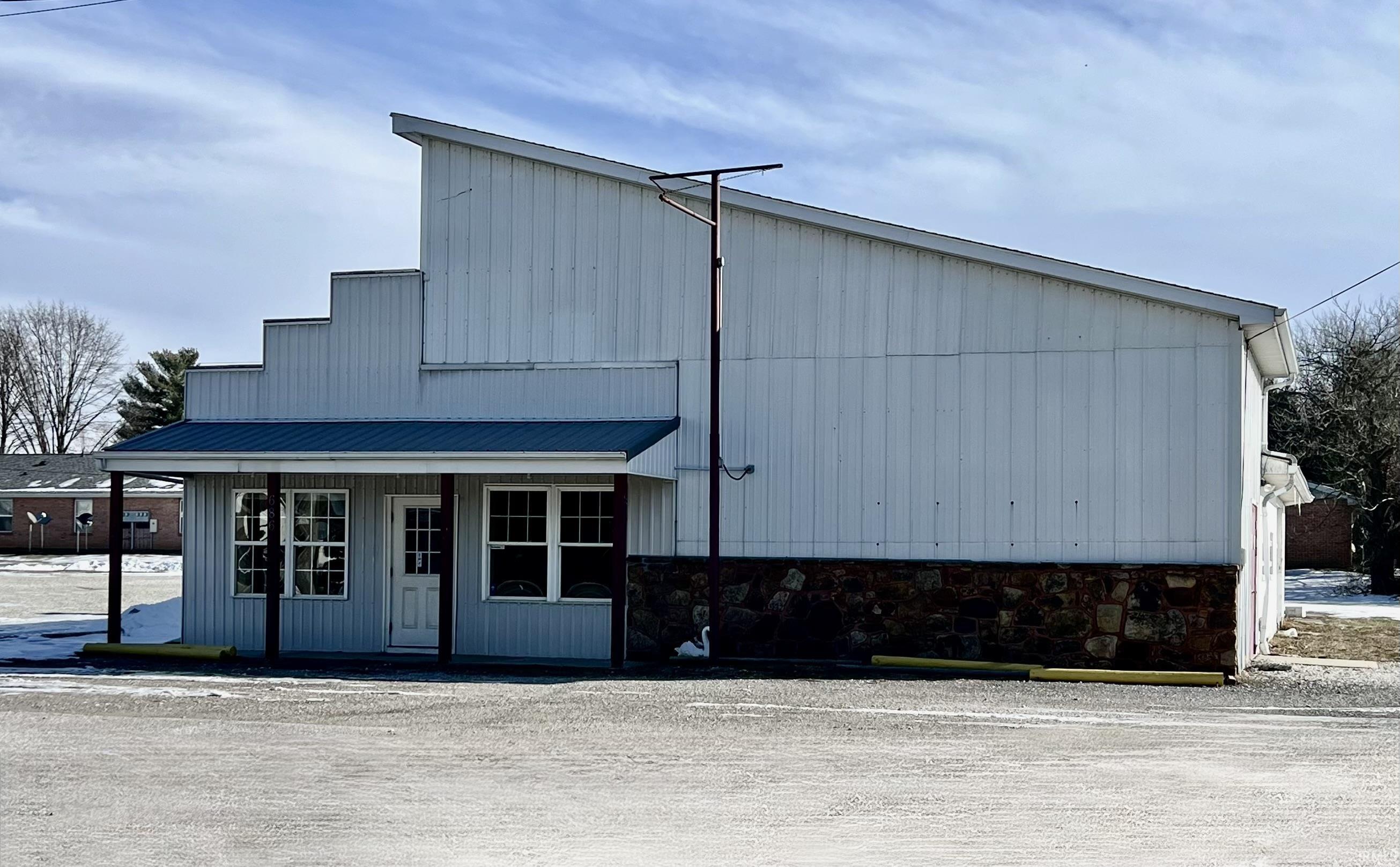 686 S Maple Street Orleans IN 47452