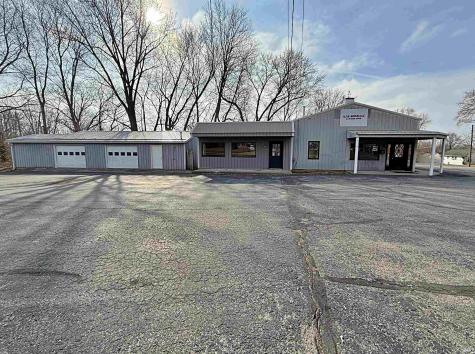 1801 E Main Street & 108 S 18th Street Petersburg IN 47567