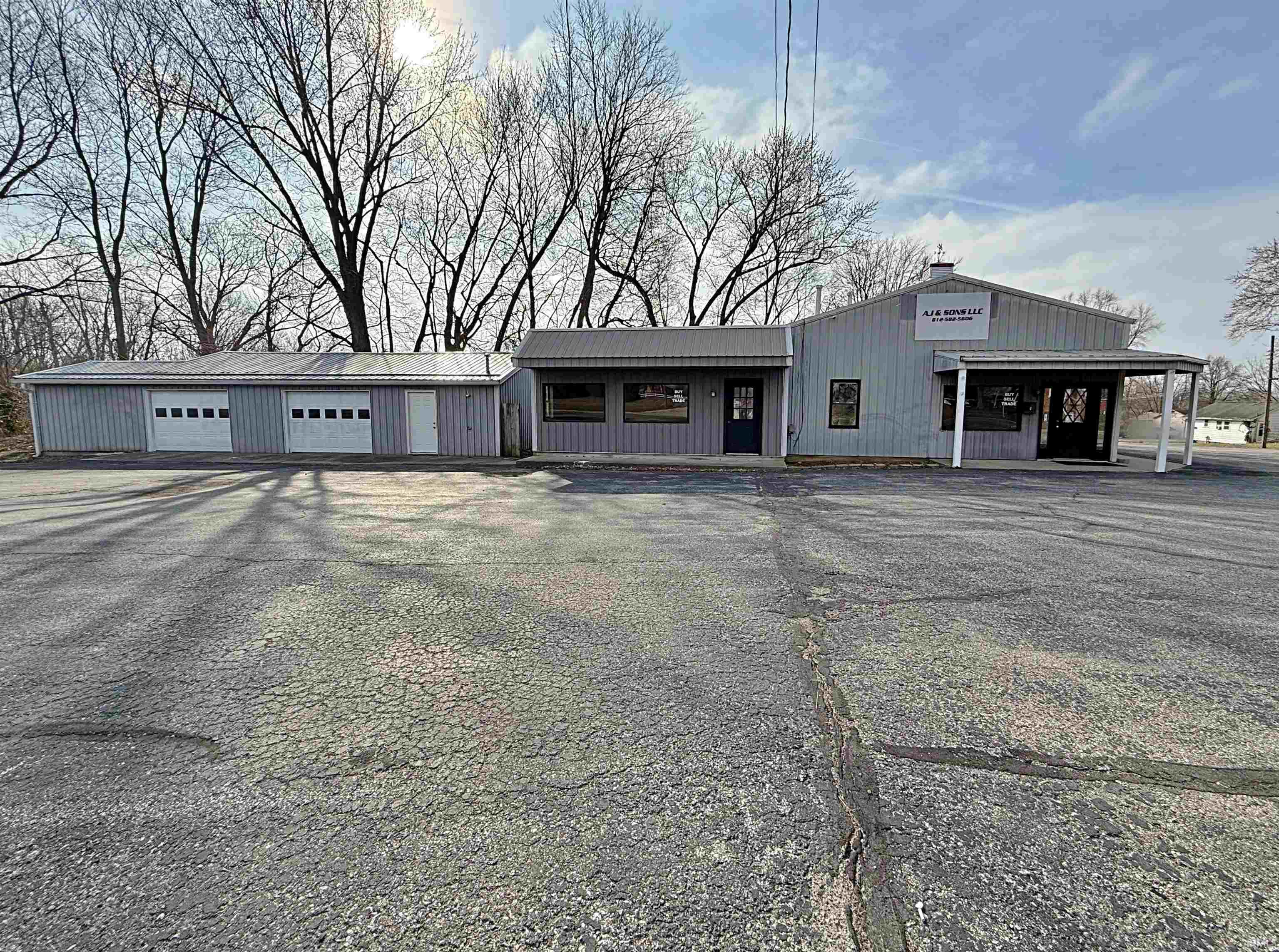 1801 E Main Street & 108 S 18th Street Petersburg IN 47567