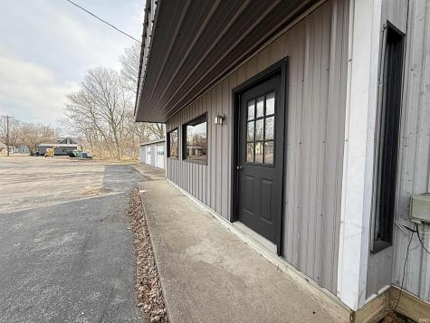 1801 E Main Street & 108 S 18th Street Petersburg IN 47567