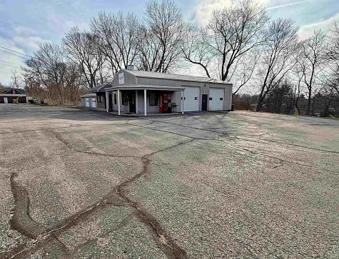1801 E Main Street & 108 S 18th Street Petersburg IN 47567