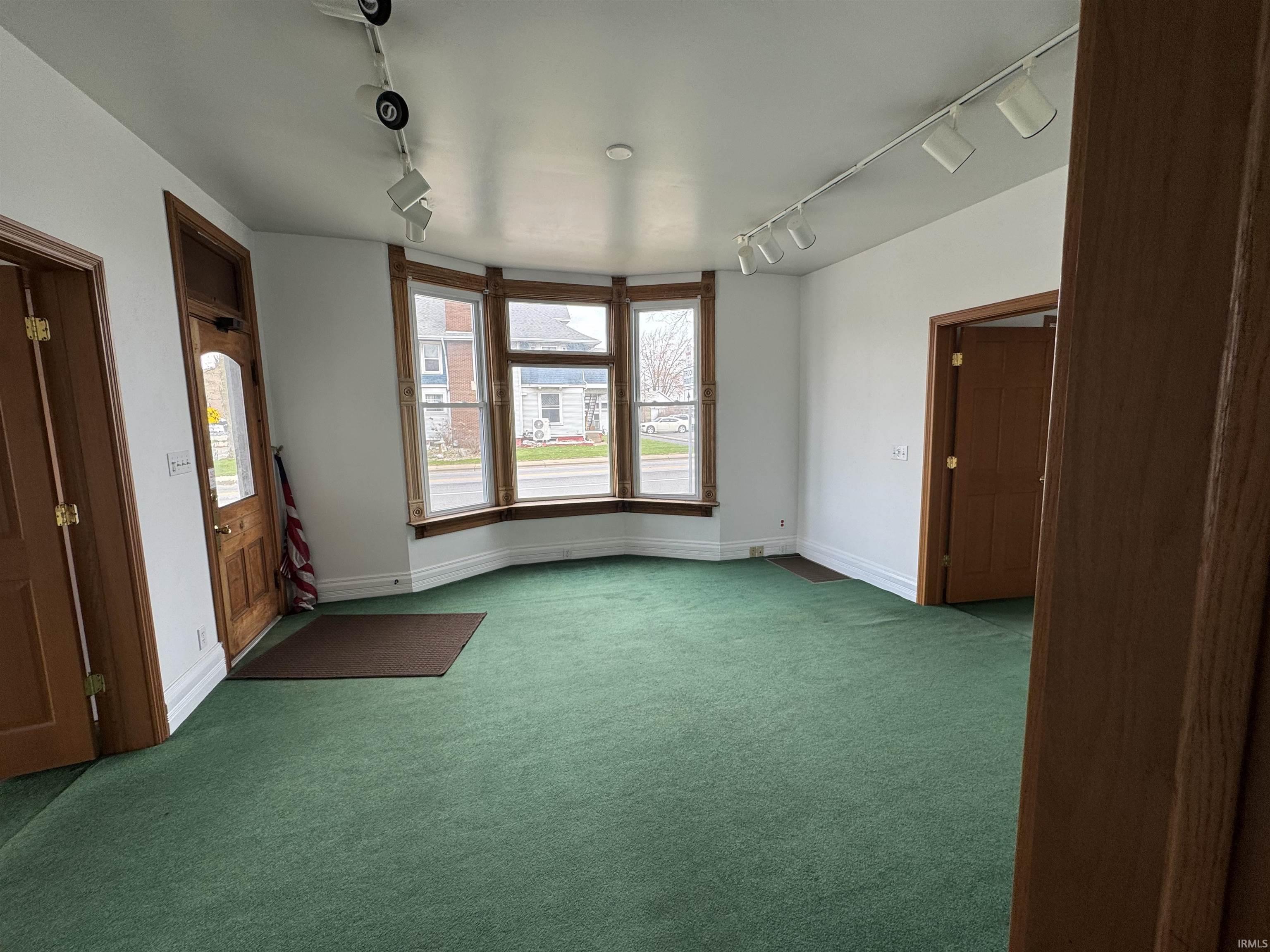 302 E Winona Avenue Warsaw IN 46580