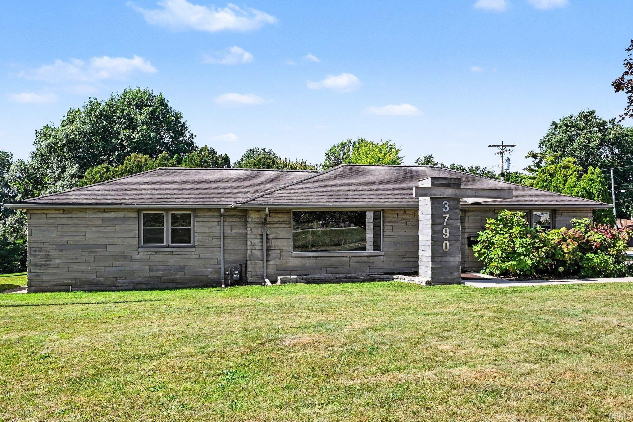 3790 E Lake City Highway Warsaw IN 46580
