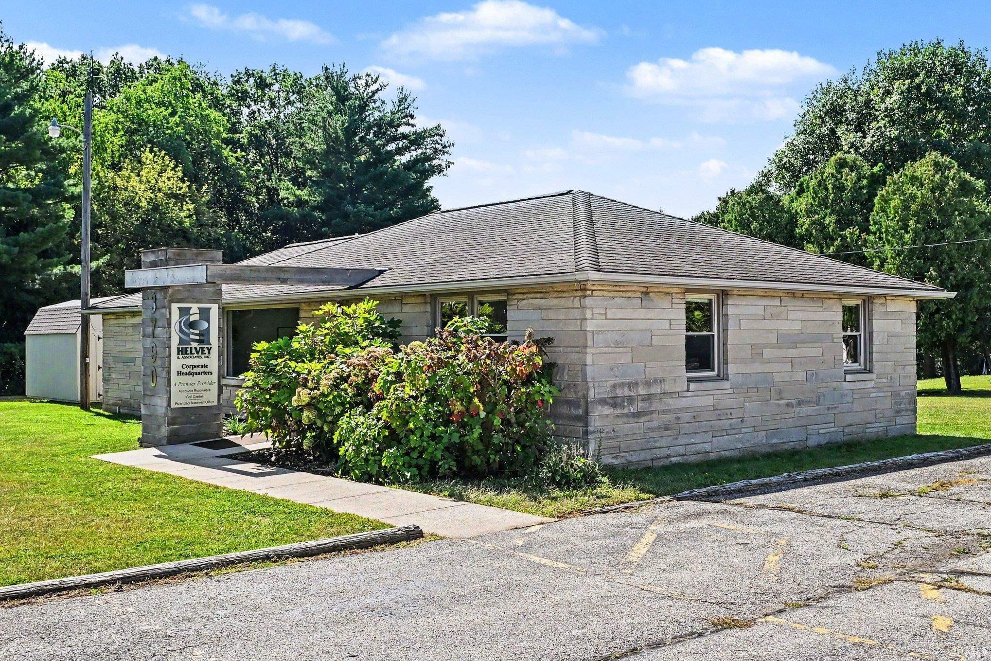 3790 E Lake City Highway Warsaw IN 46580