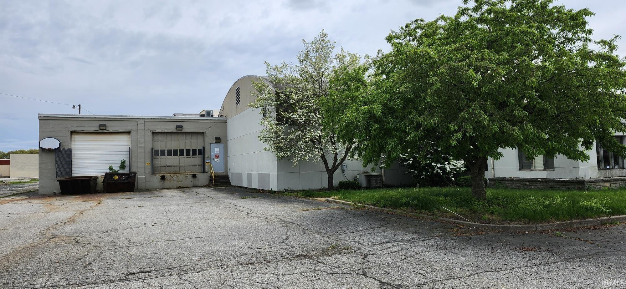 1627 W Lusher Elkhart IN 46517