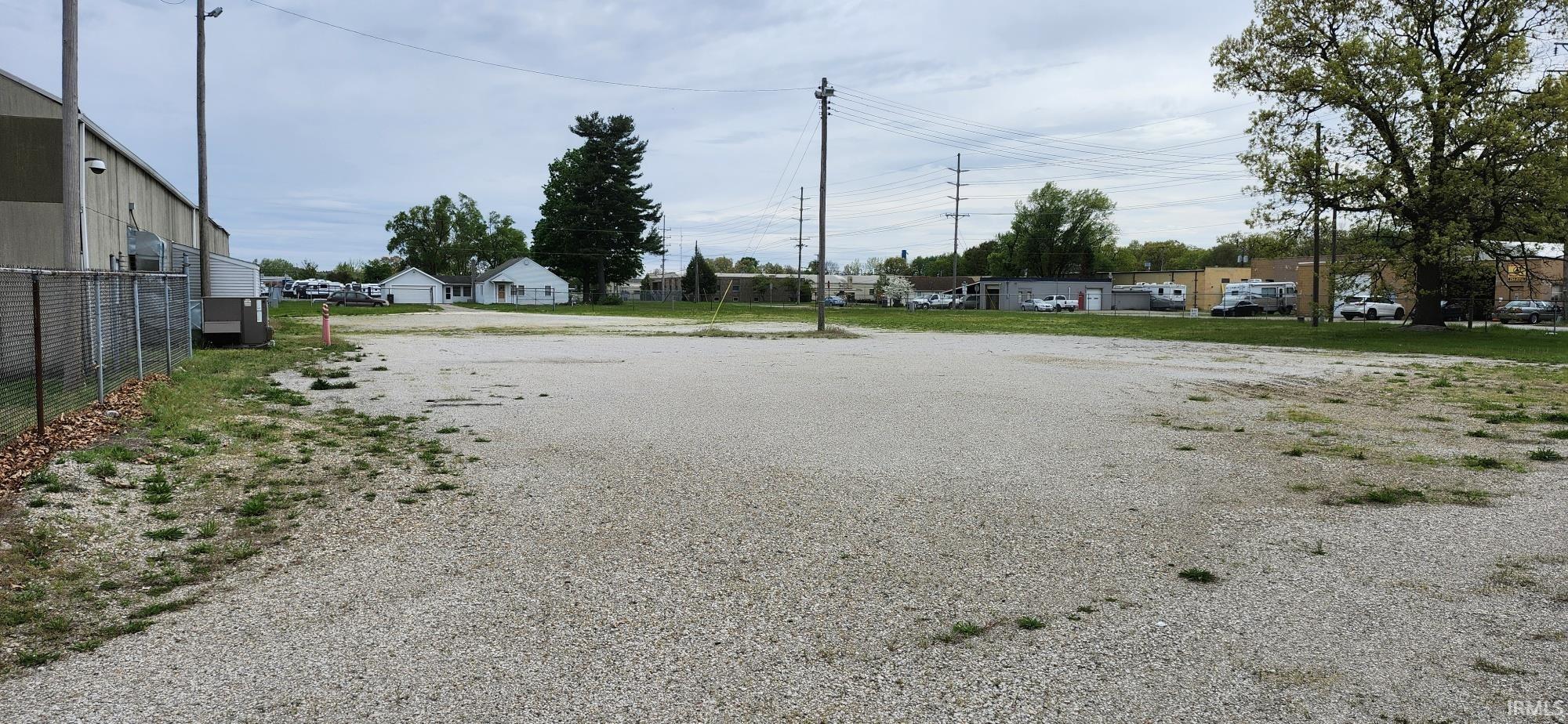 1627 W Lusher Elkhart IN 46517