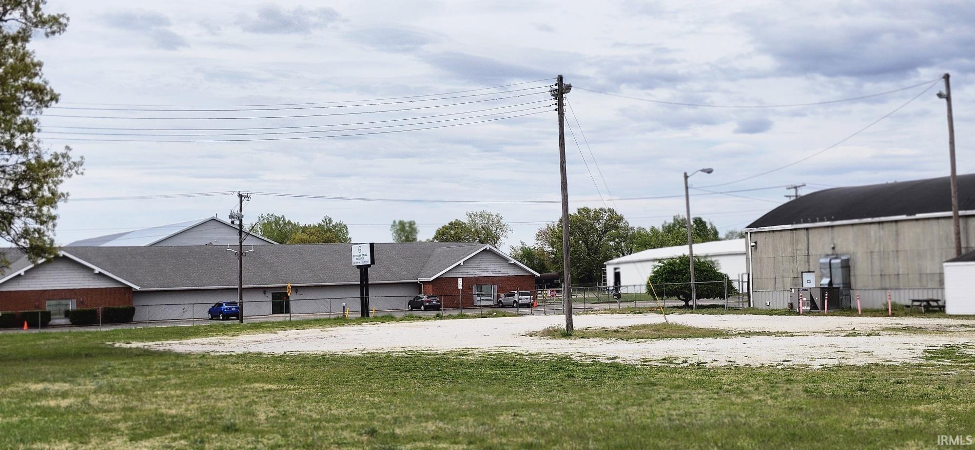 1627 W Lusher Elkhart IN 46517