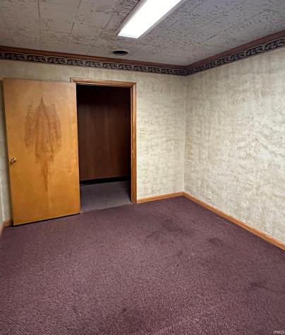 19 NE 3rd Street Washington IN 47501