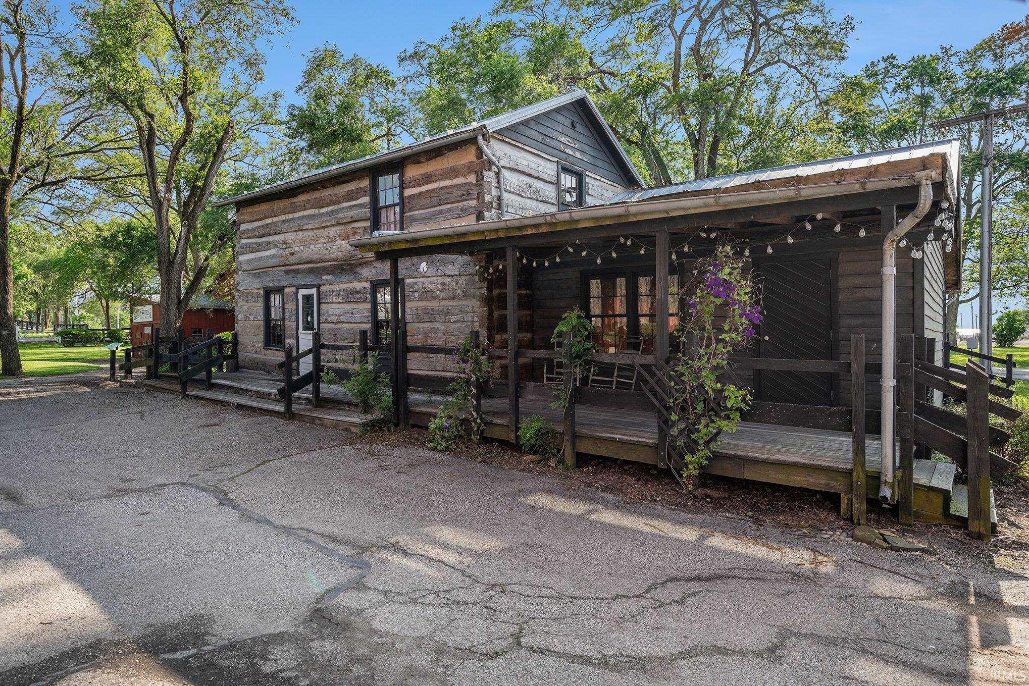 1600 W Market Street Nappanee IN 46550