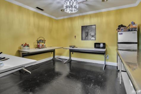 15 E Riverside Drive Evansville IN 47713