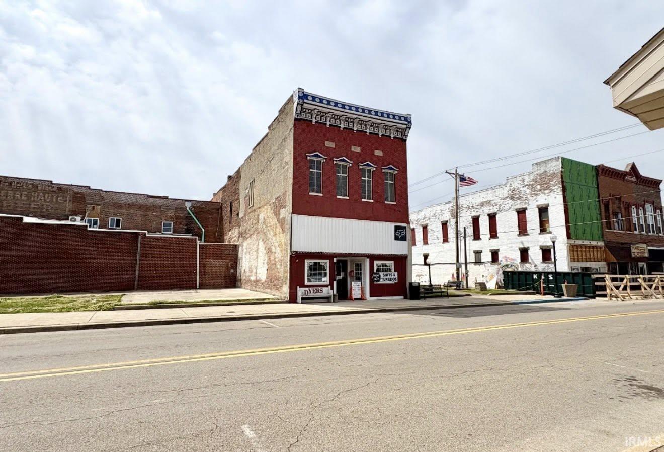 12 N Main St Street Linton IN 47441