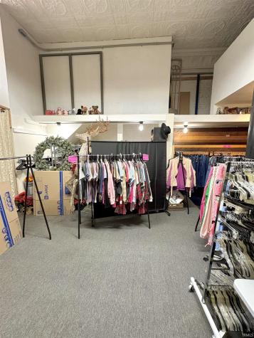12 N Main St Street Linton IN 47441