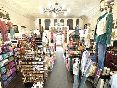 12 N Main St Street Linton IN 47441