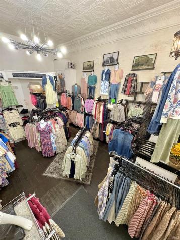12 N Main St Street Linton IN 47441