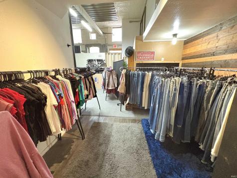 12 N Main St Street Linton IN 47441