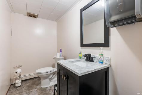 304 W Main Street Syracuse IN 46567