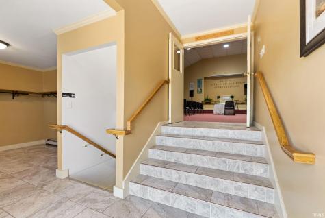 304 W Main Street Syracuse IN 46567