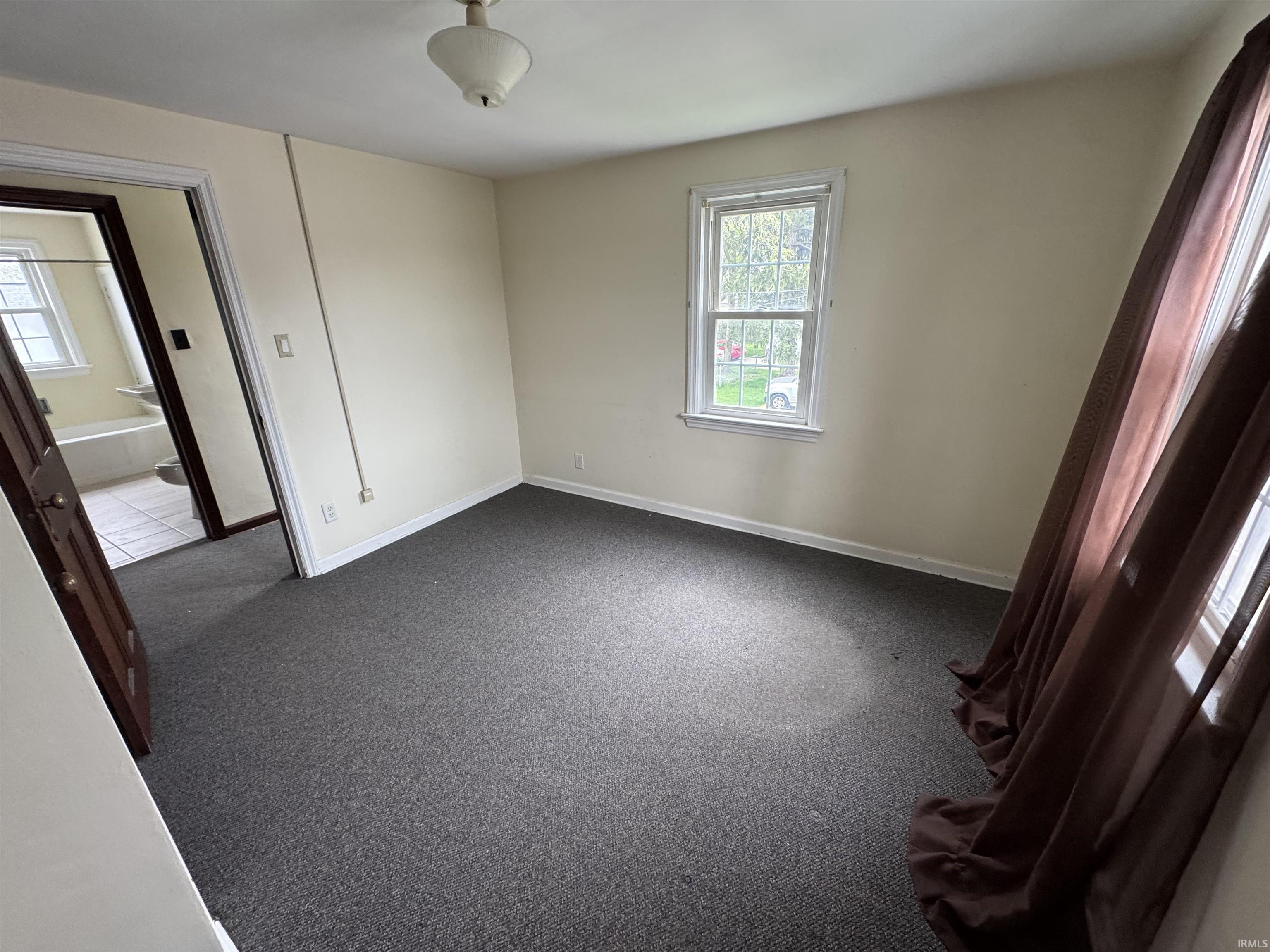 2827 Lincolnway Street Mishawaka IN 46544