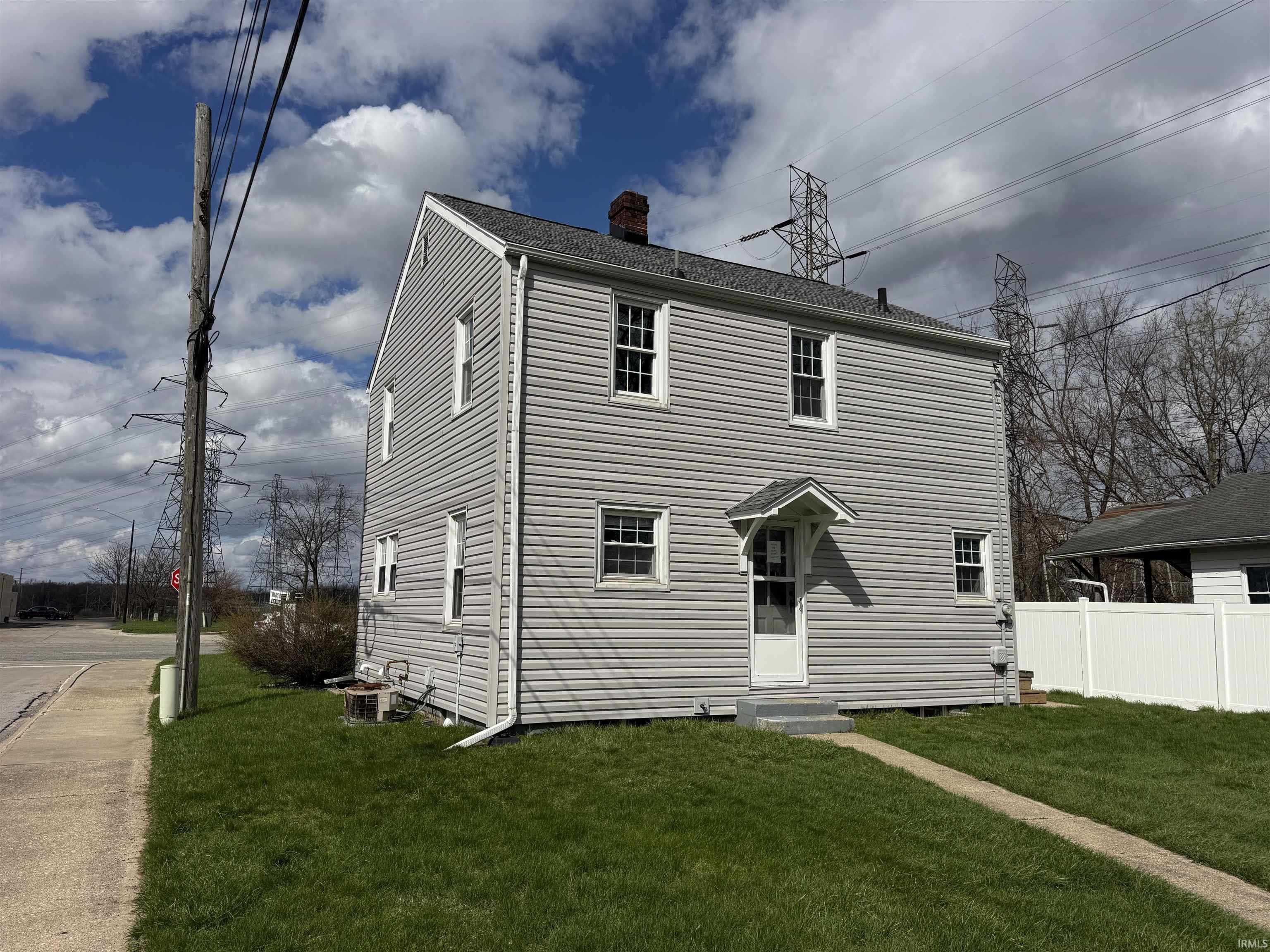 2827 Lincolnway Street Mishawaka IN 46544