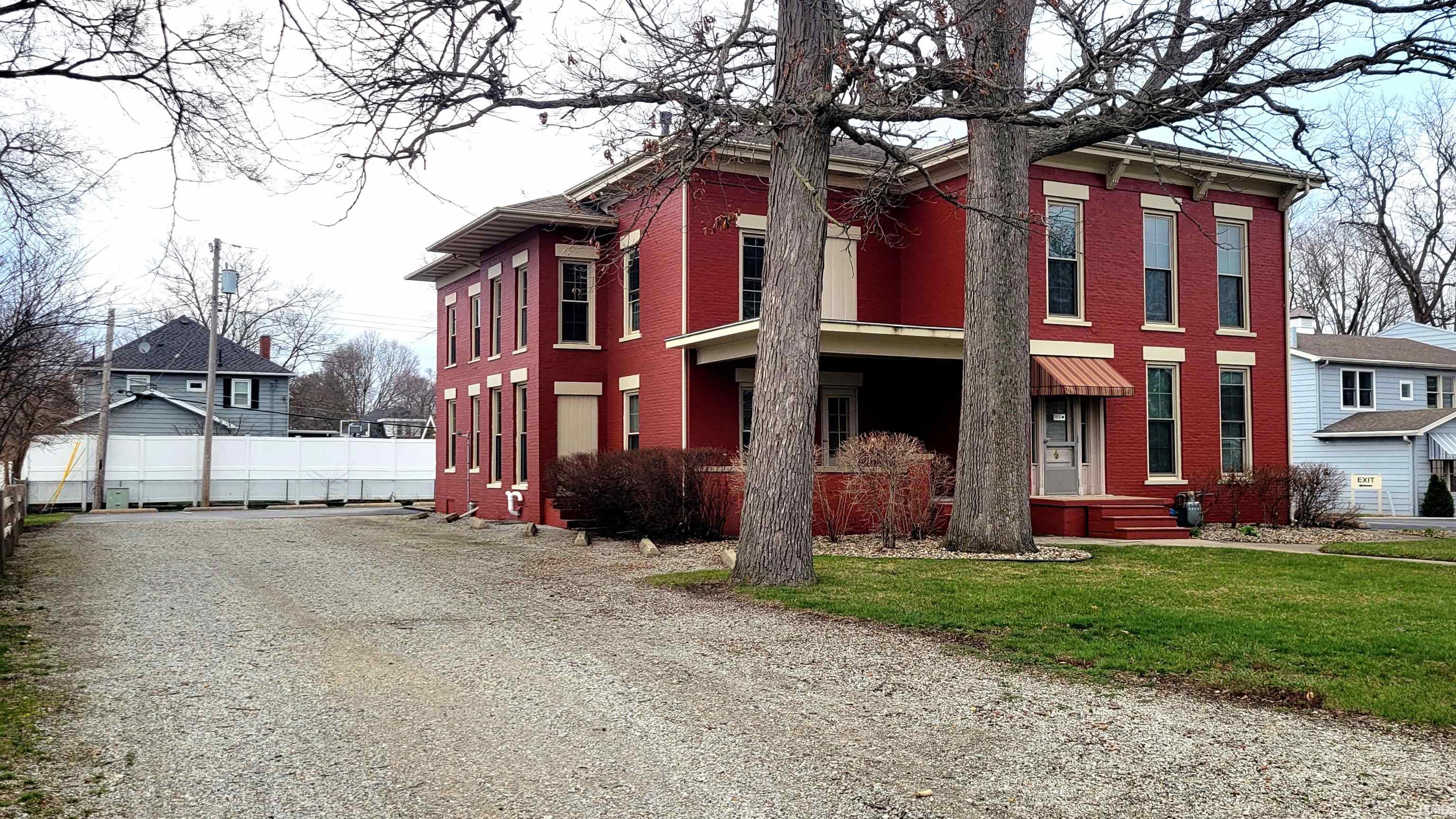 1015 E Center Street Warsaw IN 46580