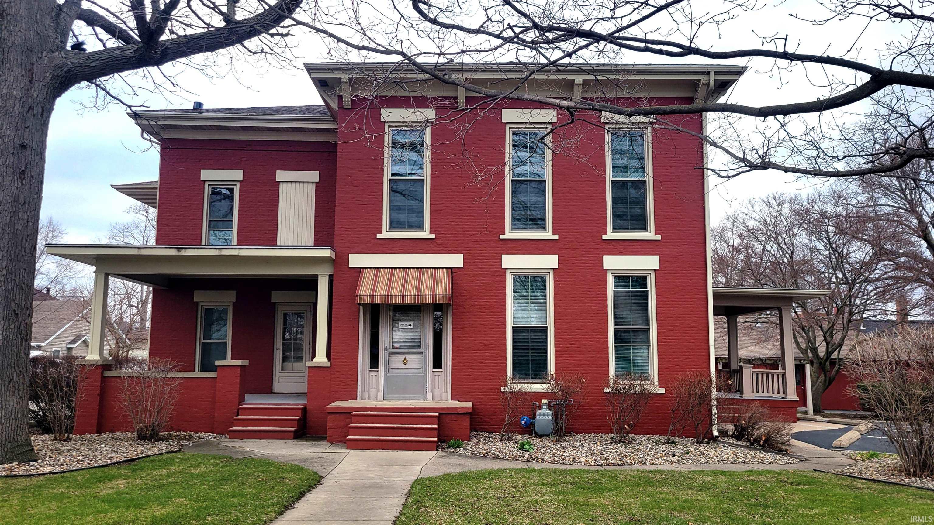 1015 E Center Street Warsaw IN 46580