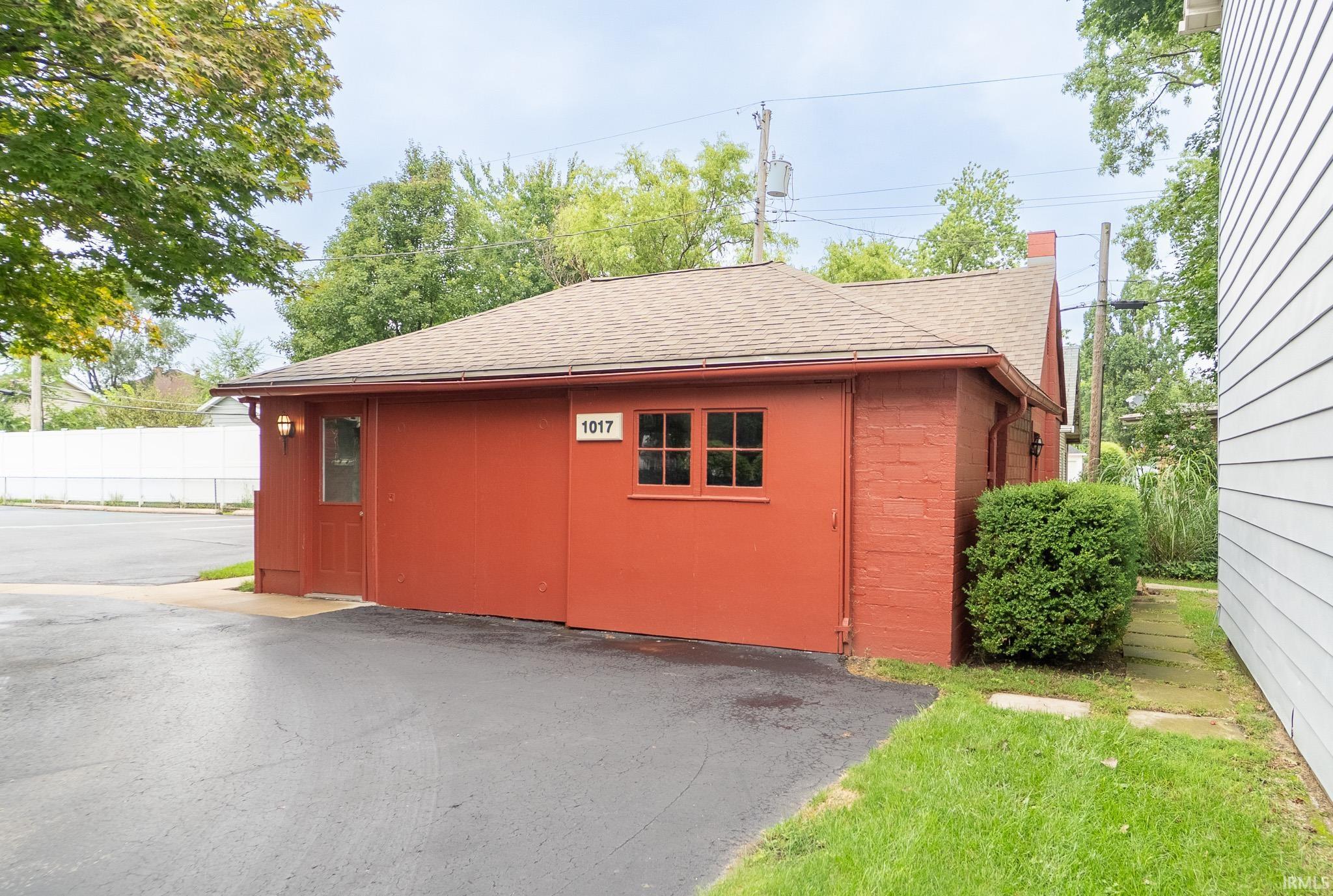 1015 E Center Street Warsaw IN 46580